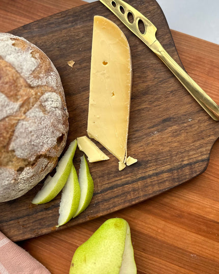 wooden bread board with handle 
